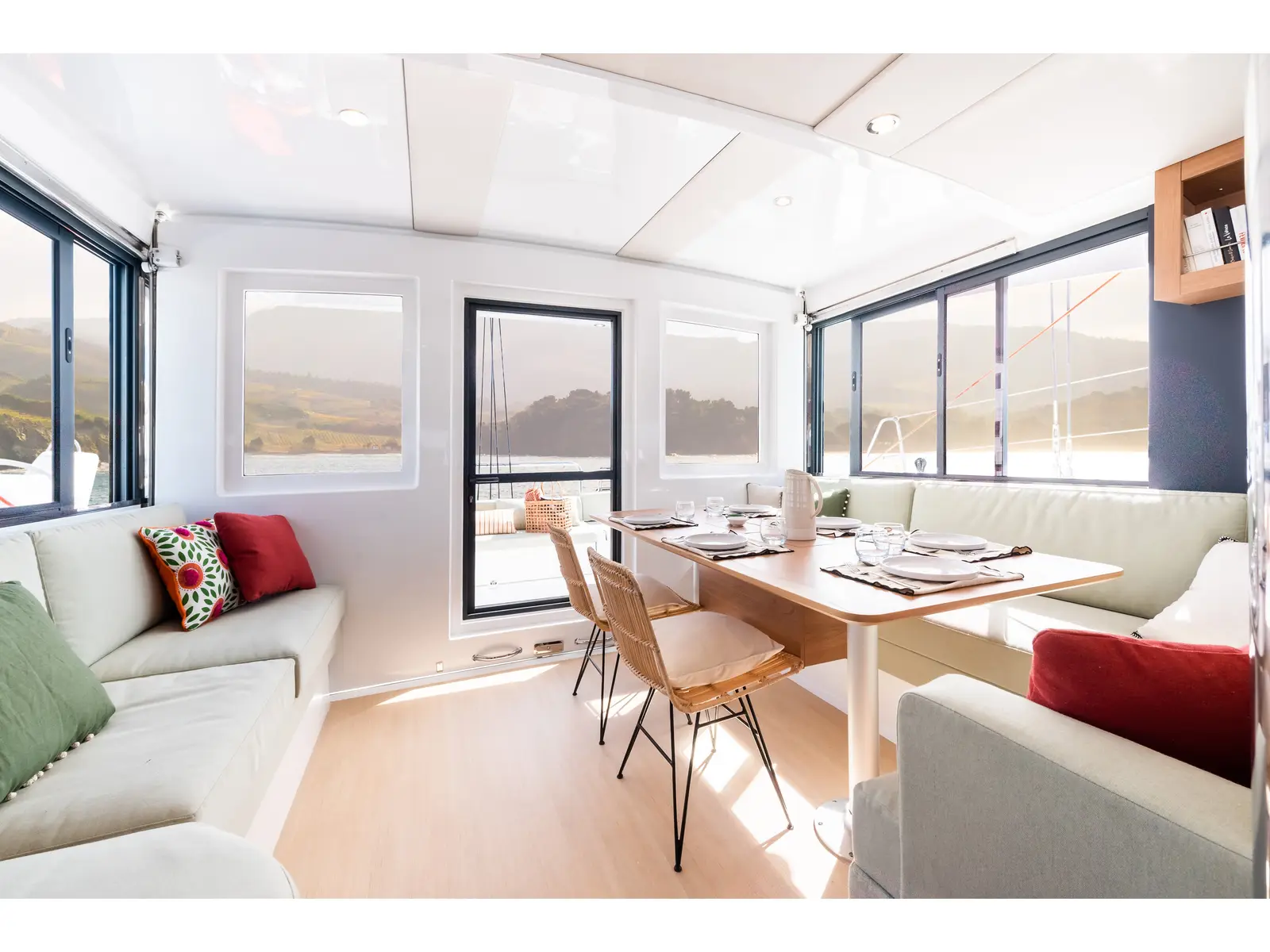 Marva, Interior image