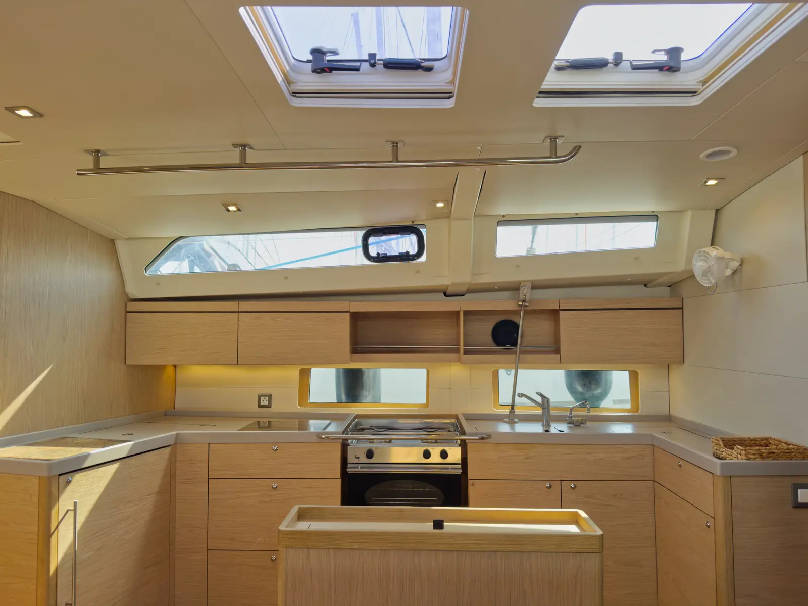 Sail Away (Refit 2025 - A/C - Electric Heads), photograph 14