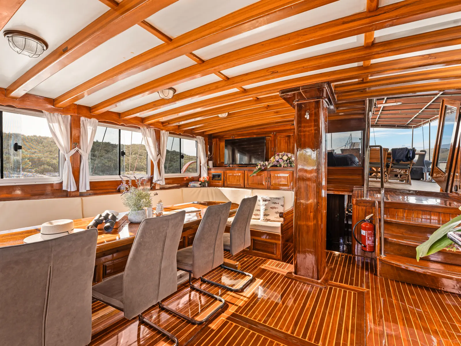 Croatia, Interior image