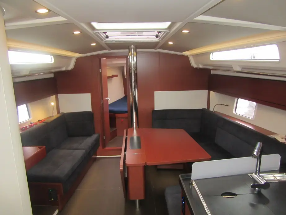 Eight, Interior image