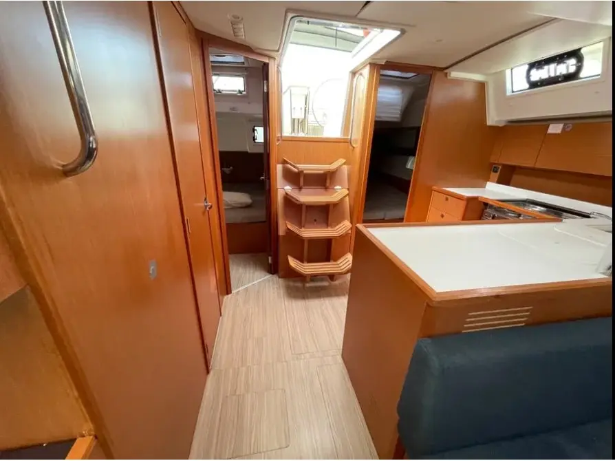 AF-C4523, Interior image