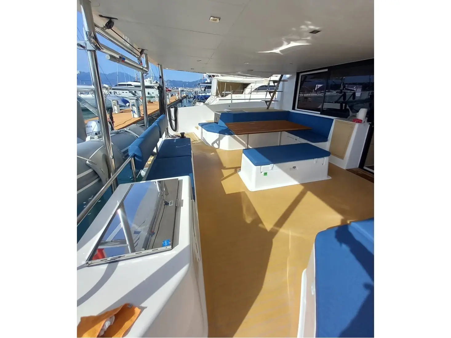 Niña, Interior image