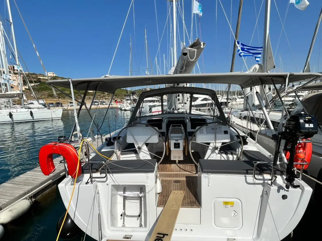 AVRA, Main image