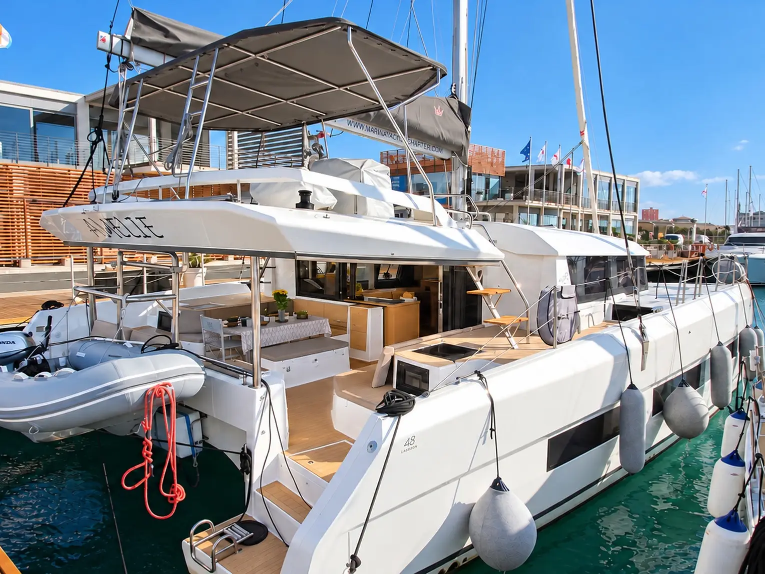 Amelie, Dufour Catamaran 48