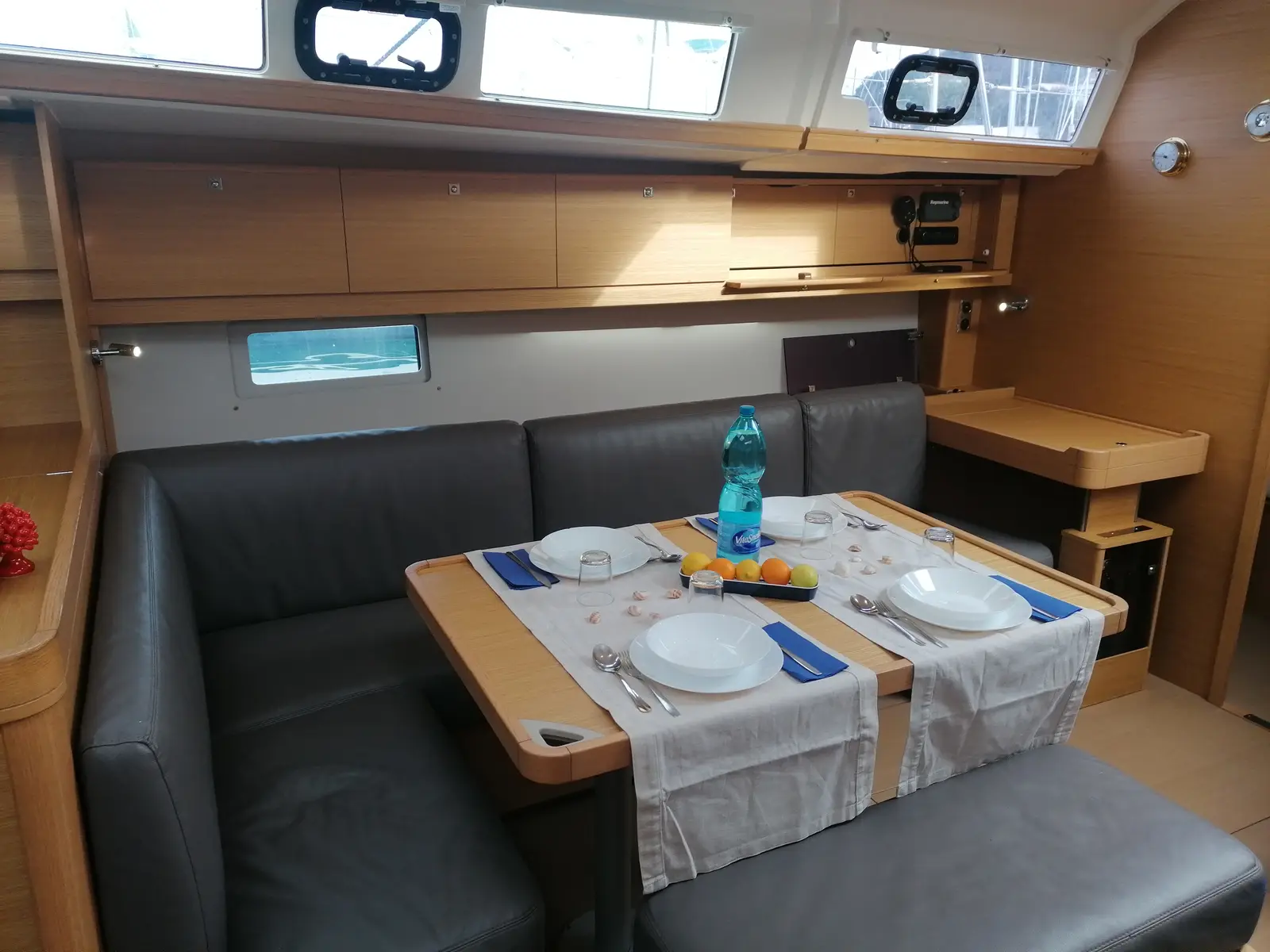 Serendipity, Interior image