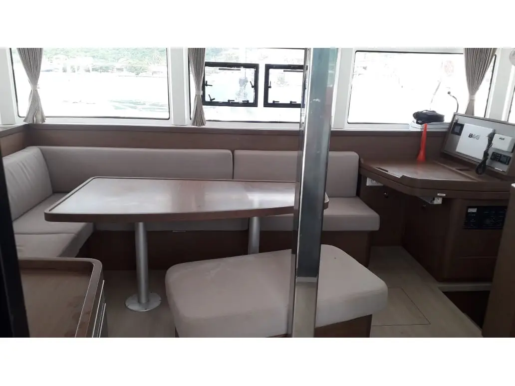Utopia, Interior image