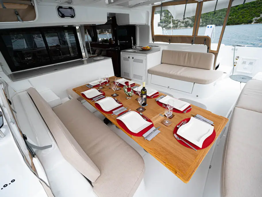 KARI, Interior image