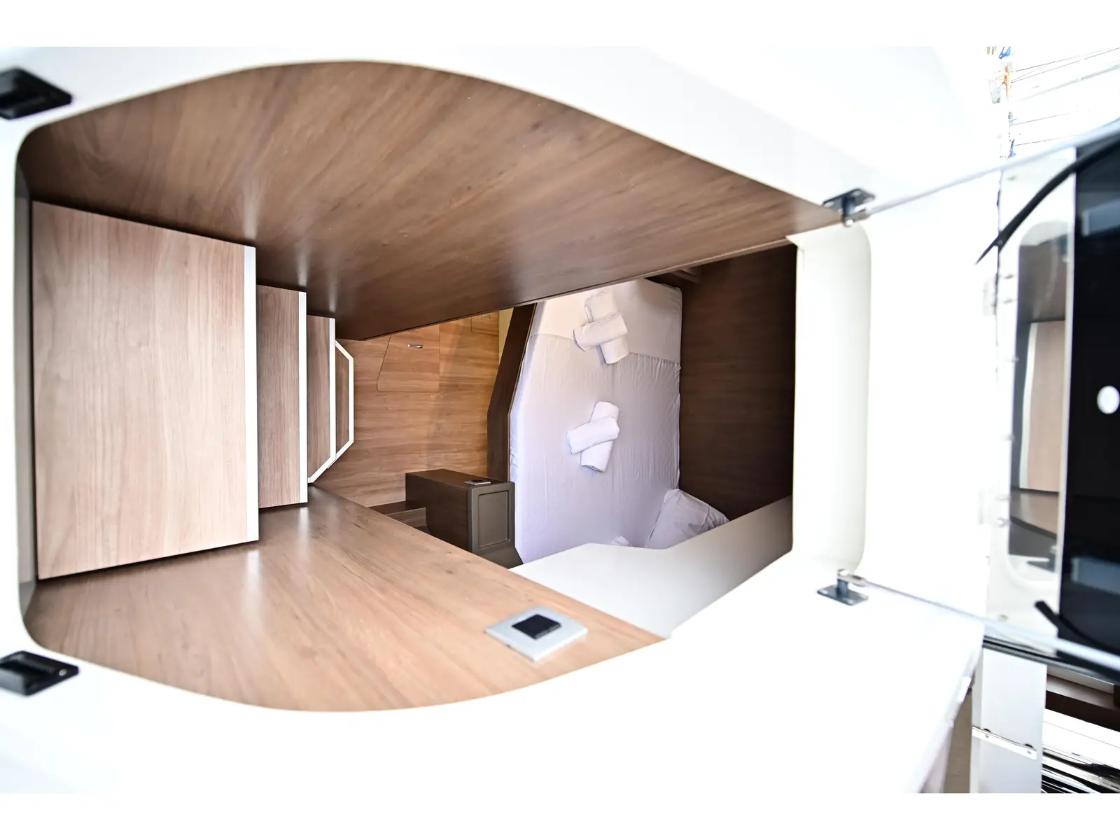 No name 3, Interior image