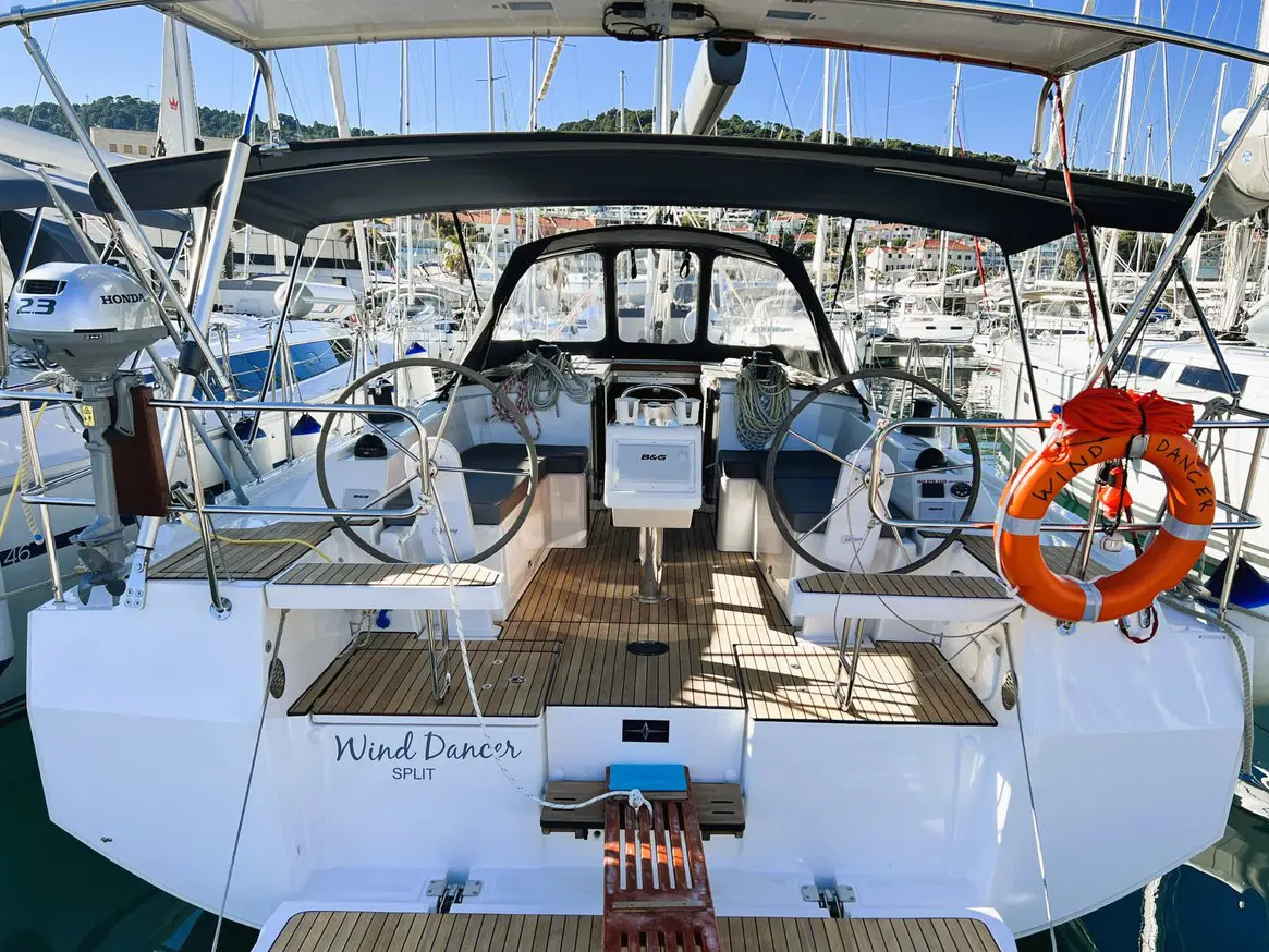 Wind Dancer, Main image