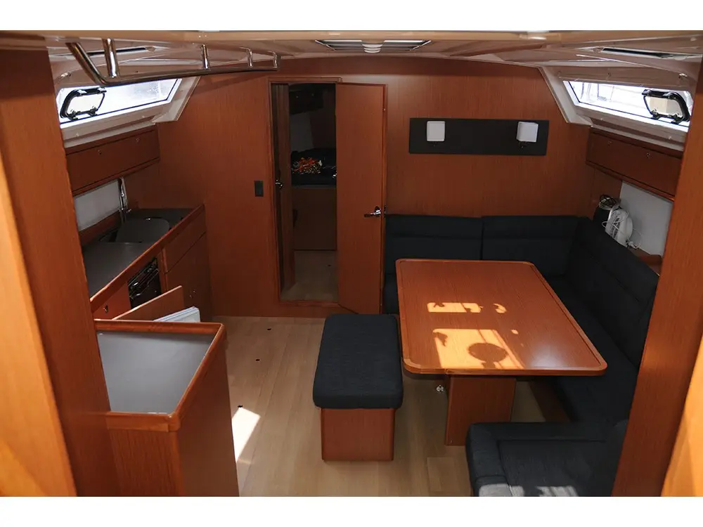 Lucy Ball, Interior image