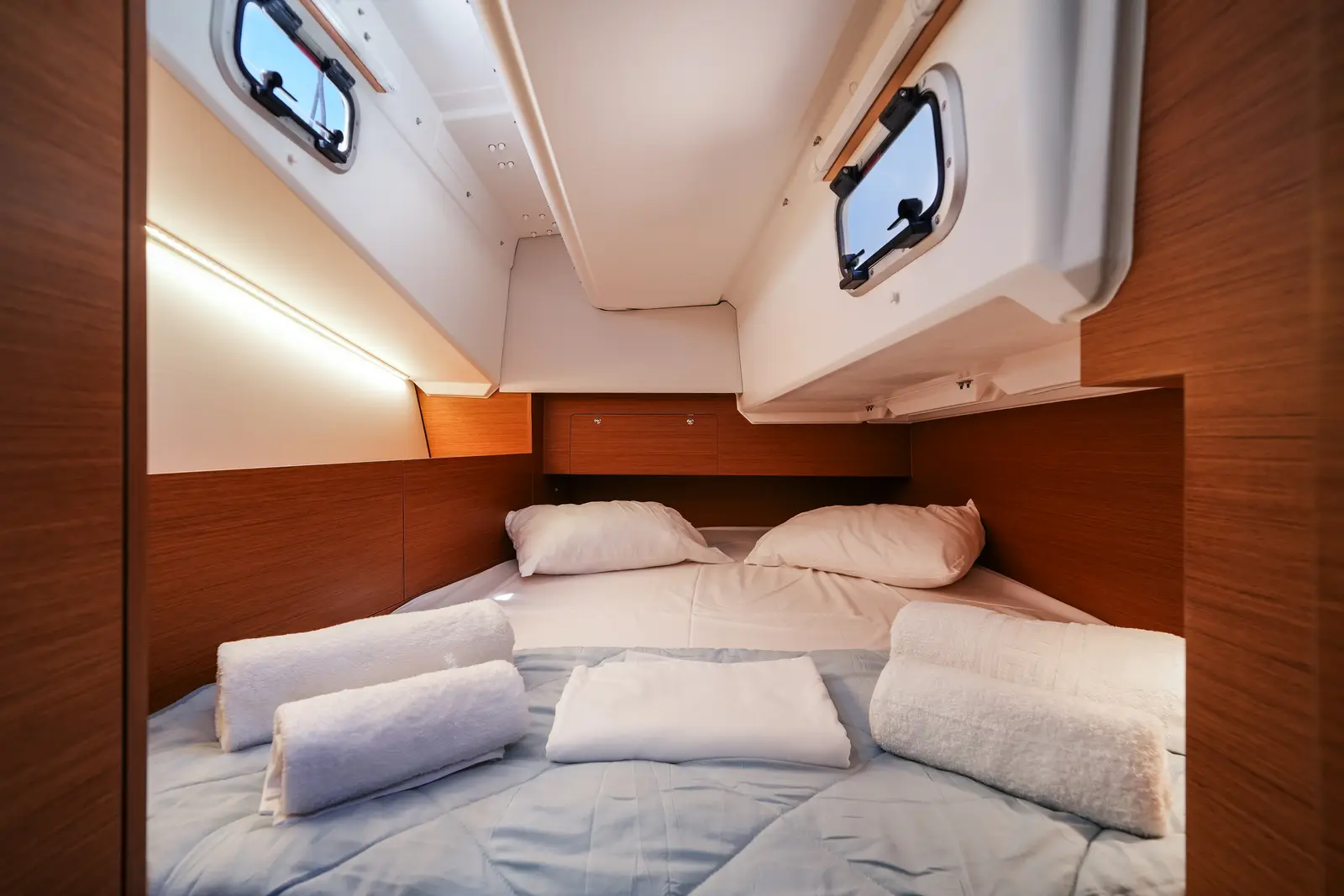 NorthWind 35, photograph 10