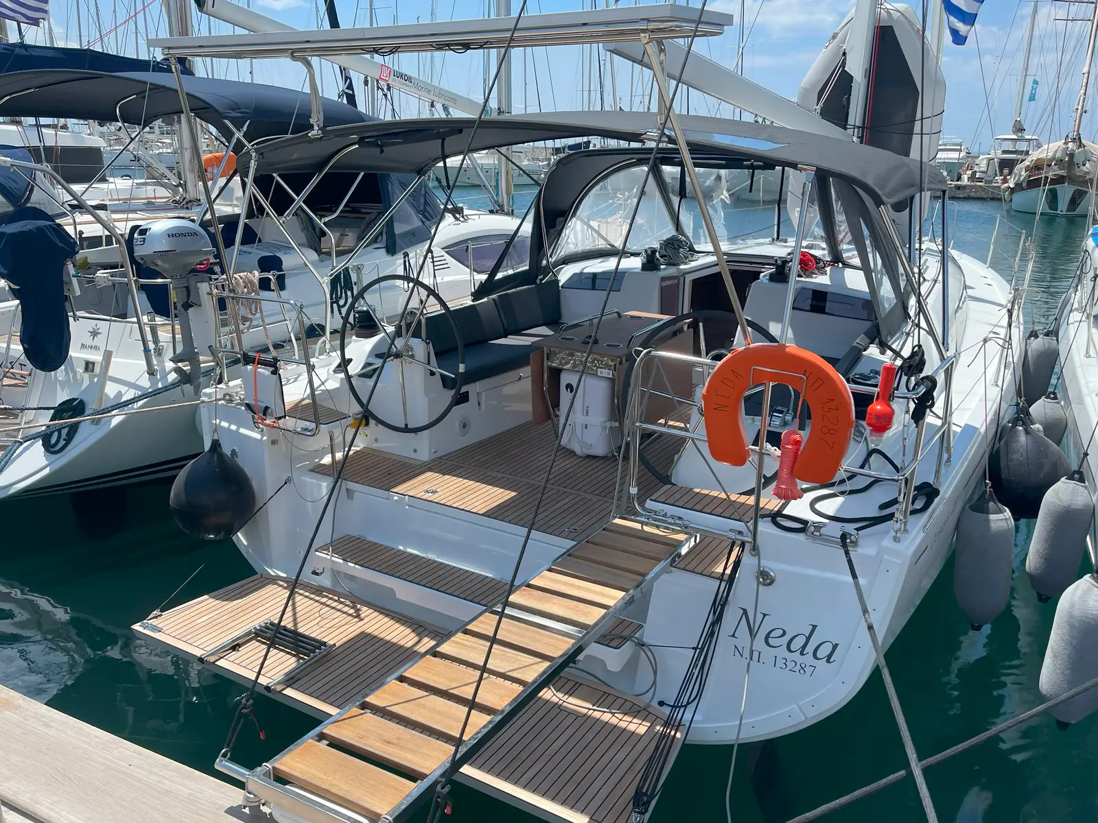 Neda, Main image