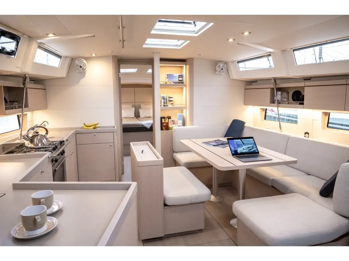 NALU, Interior image