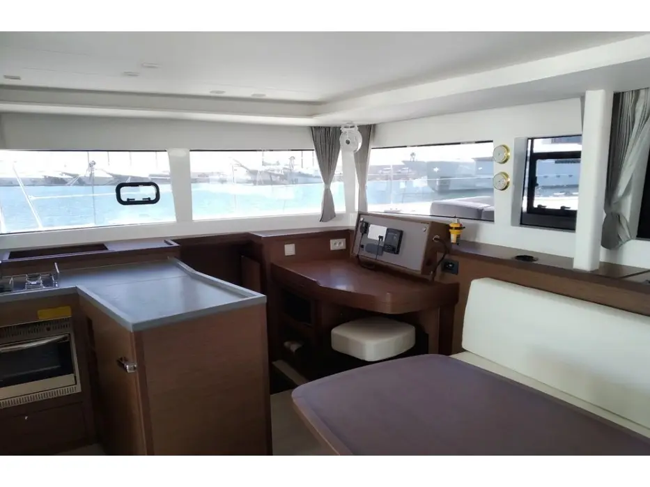 Grecostar, Interior image