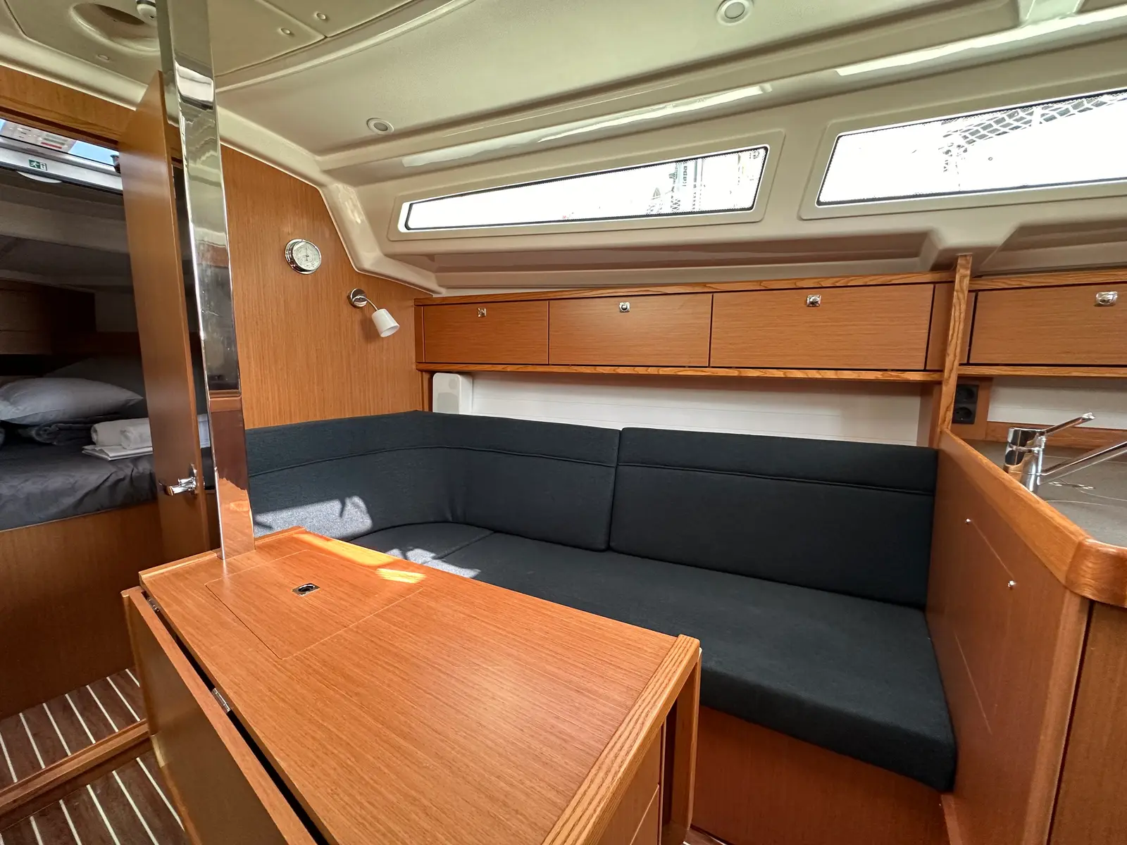 S/Y Celestia, photograph 20