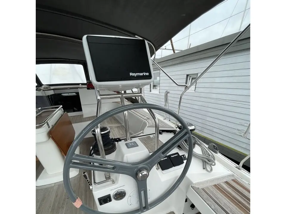 Fifty Shades, Interior image