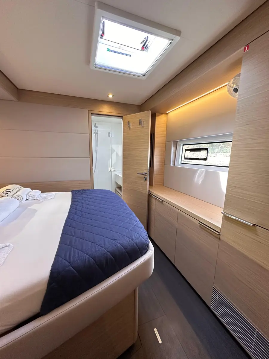 Maui- FIRST CLASS, photograph 17