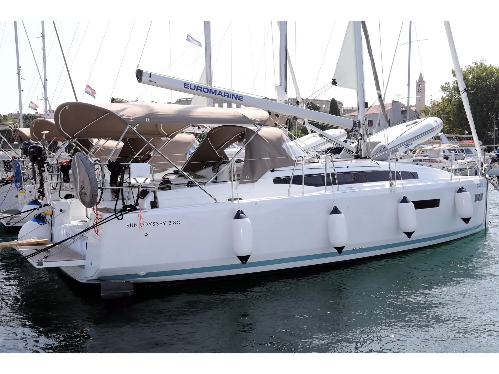 Red Kiss, Sun Odyssey 380
