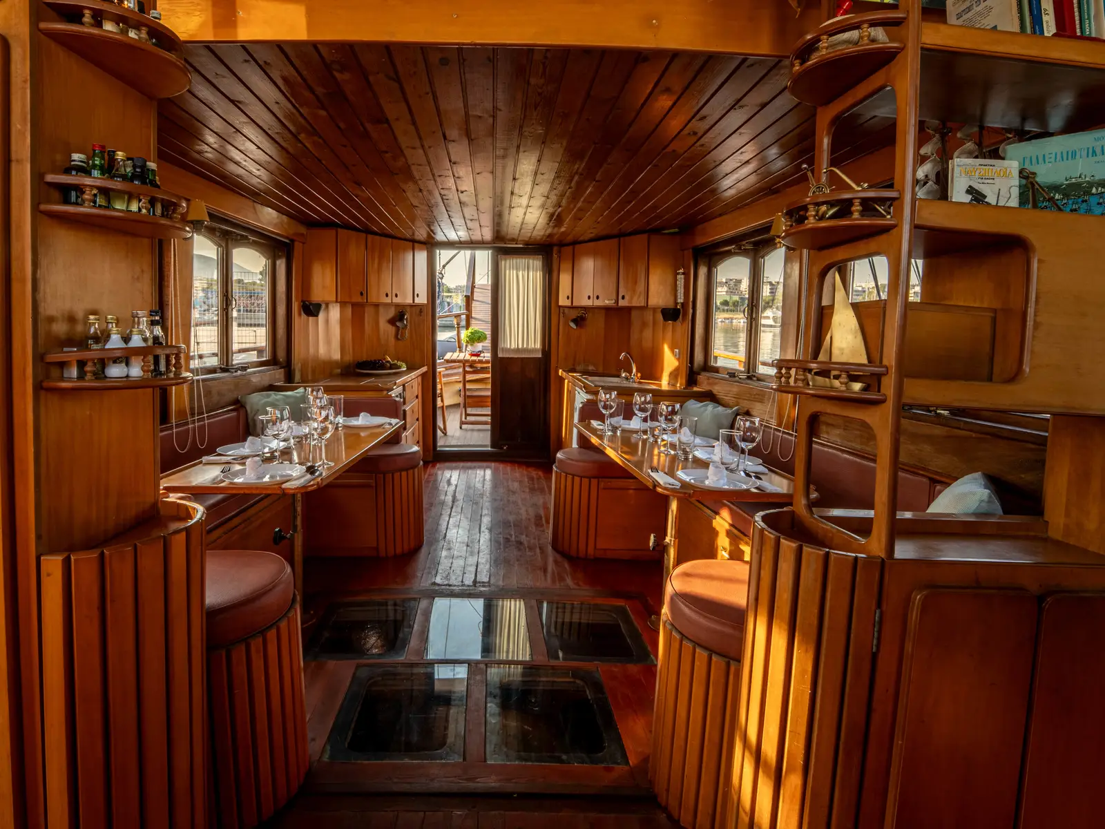 Athenian Cruiser, Interior image