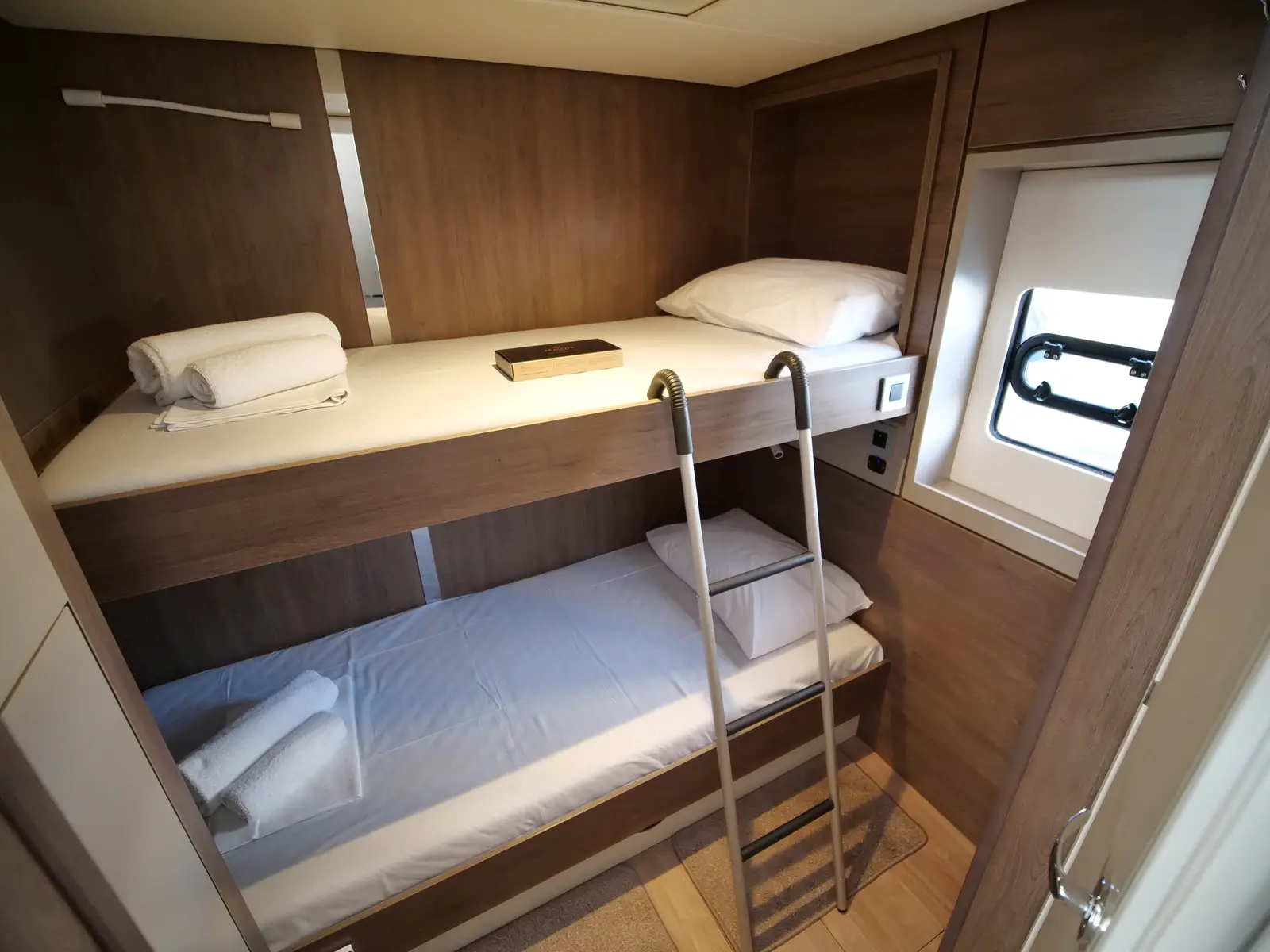 EAGLE, family cabin, bunk bed