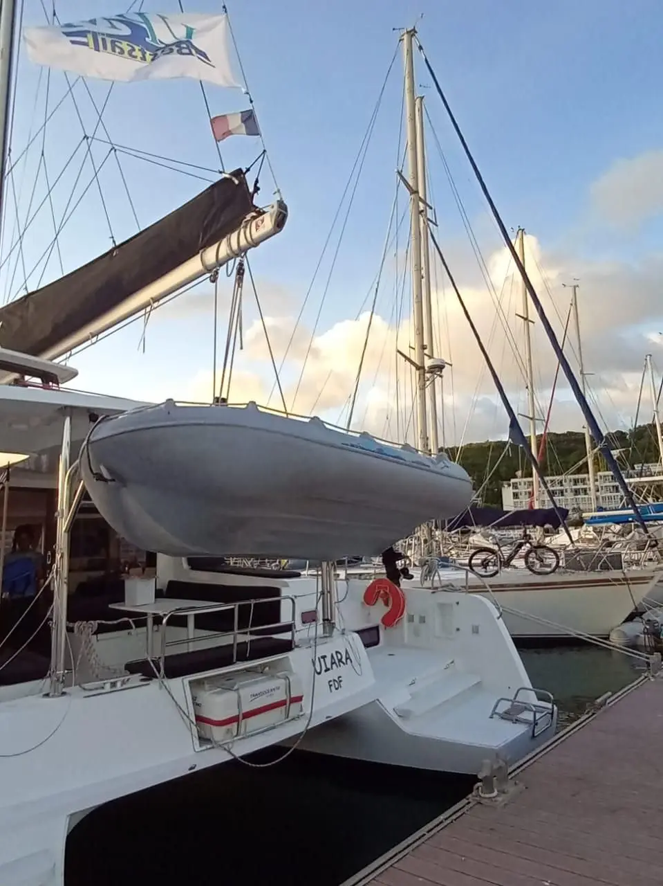 Uiara, Dinghy