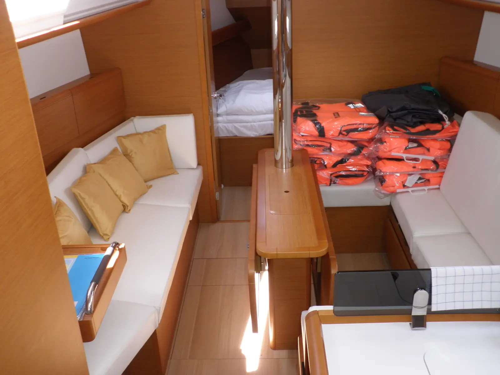 Paloma, Interior image