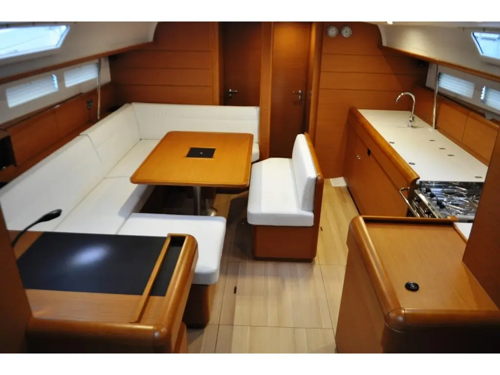 Ekaterina, Interior image