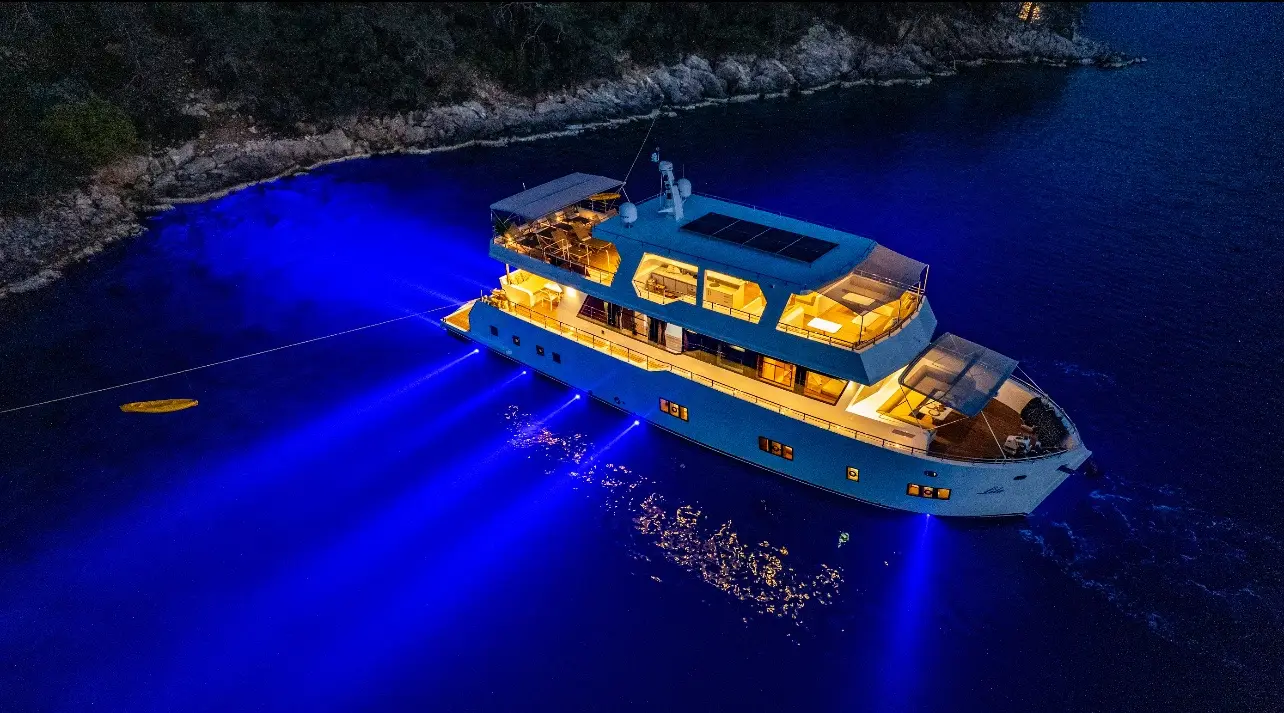 Lila Trawler, photograph 2