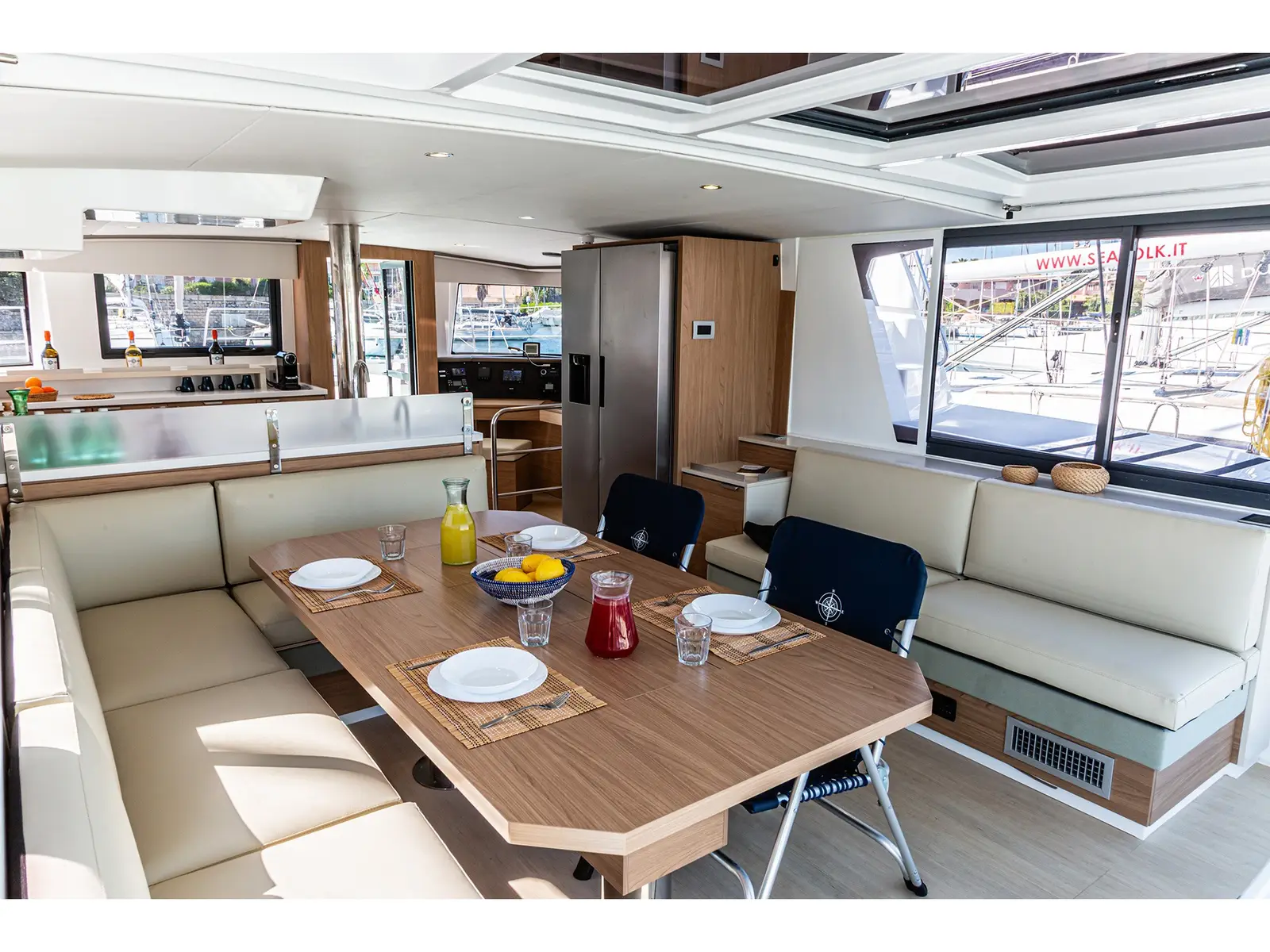Enea - A/C, Generator, Water maker, Interior image