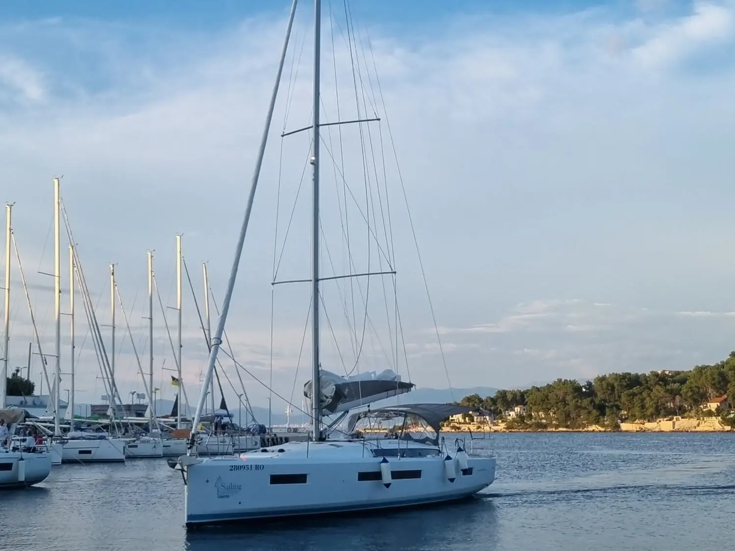 Izzy, Sun Odyssey 490
