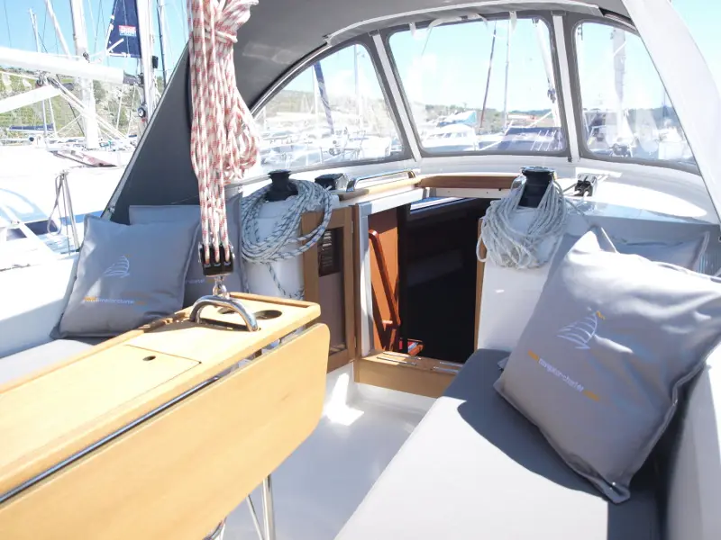 Sea Lion, exterior