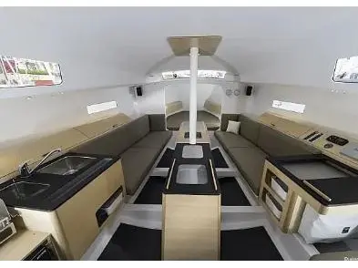 MA AUVA, Interior image
