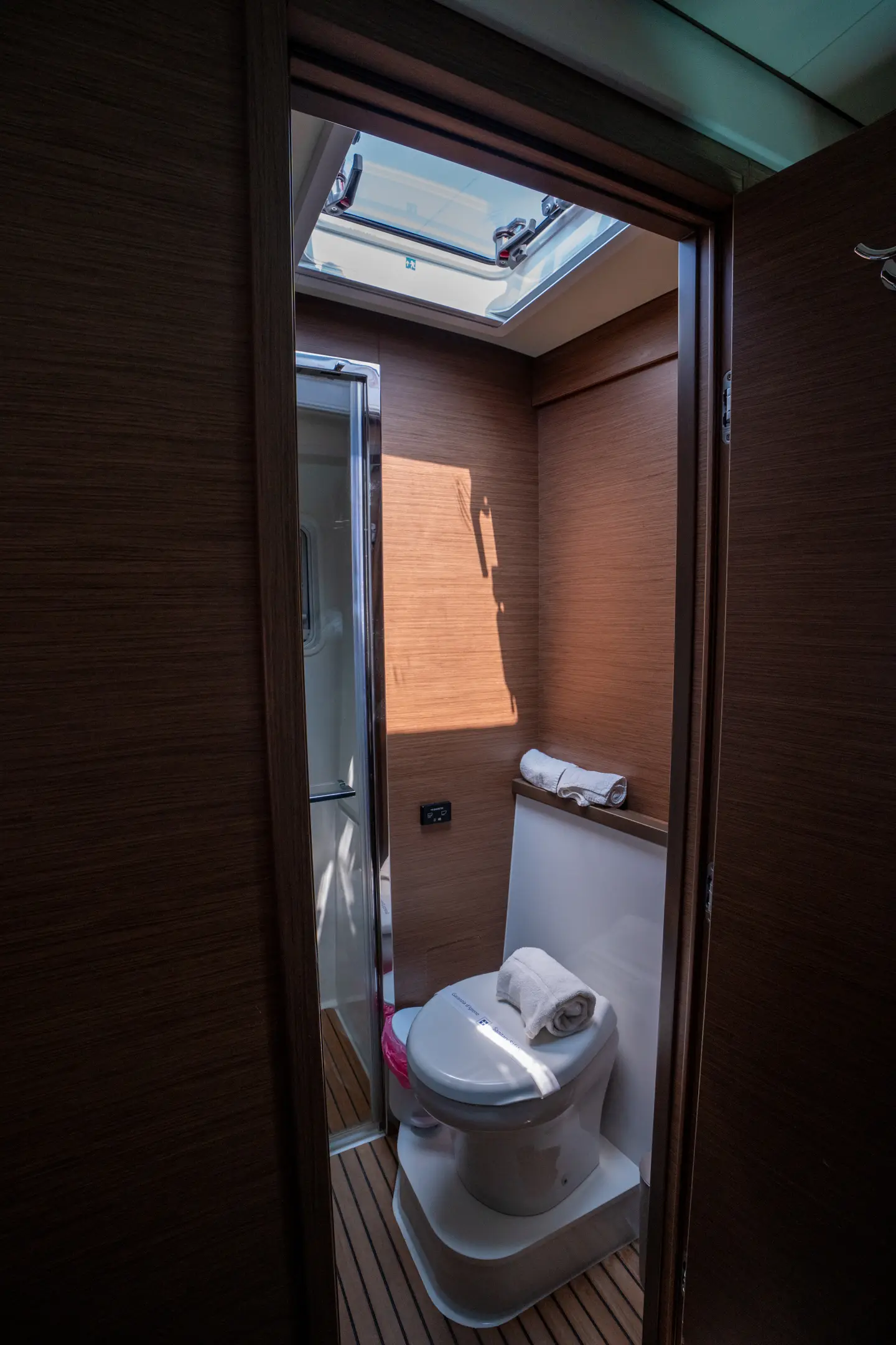 SAILUXE - Fichissimo, Toilet