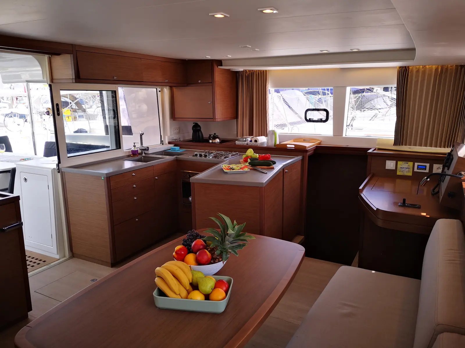 CALM POINT, Interior image