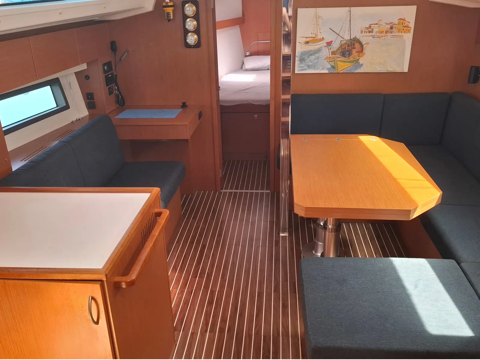 Balarina, Interior image