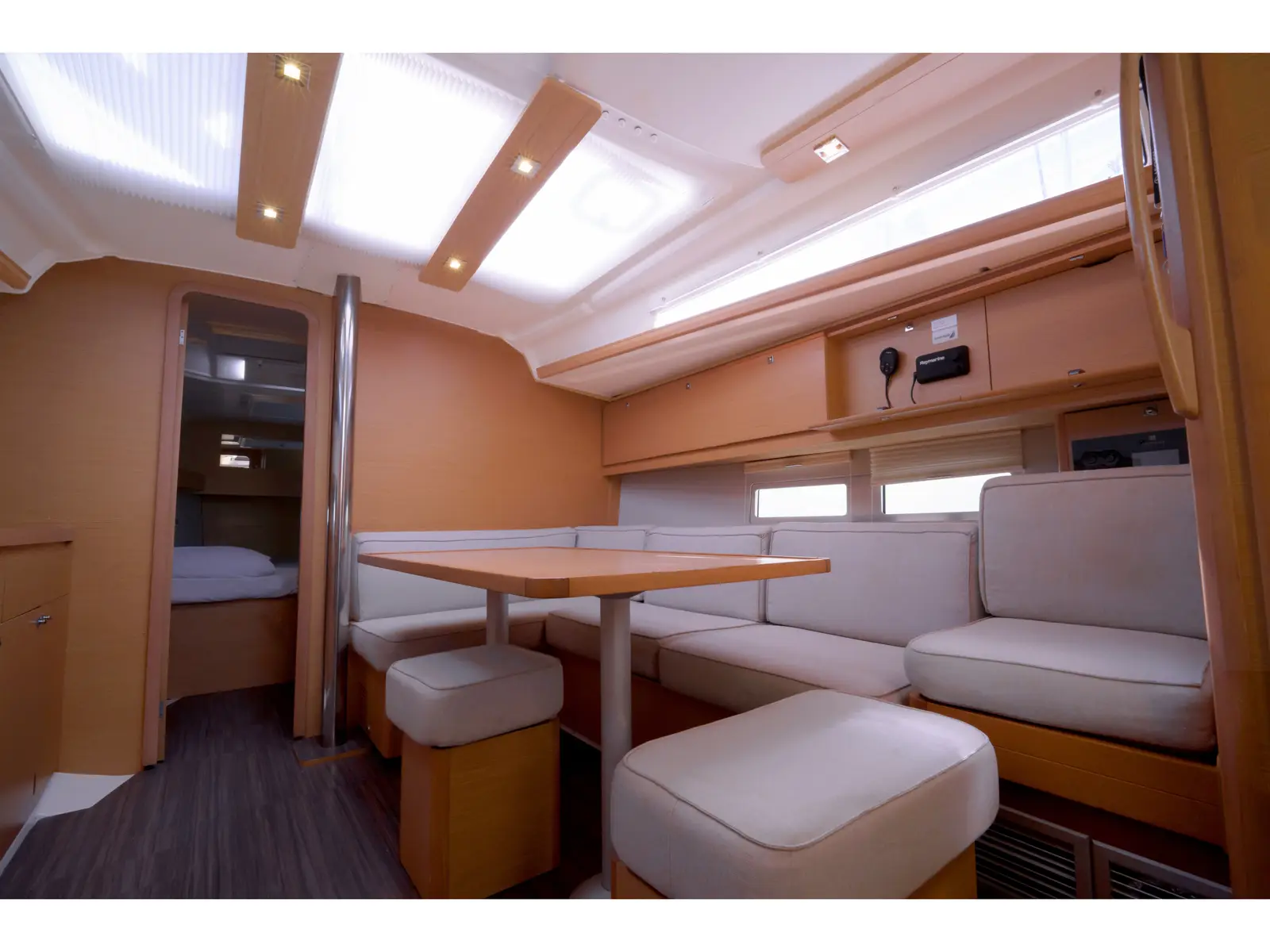 Blue Dream , Interior image