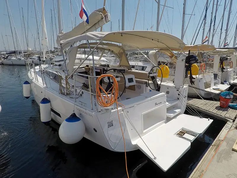 Barone, Dufour 390