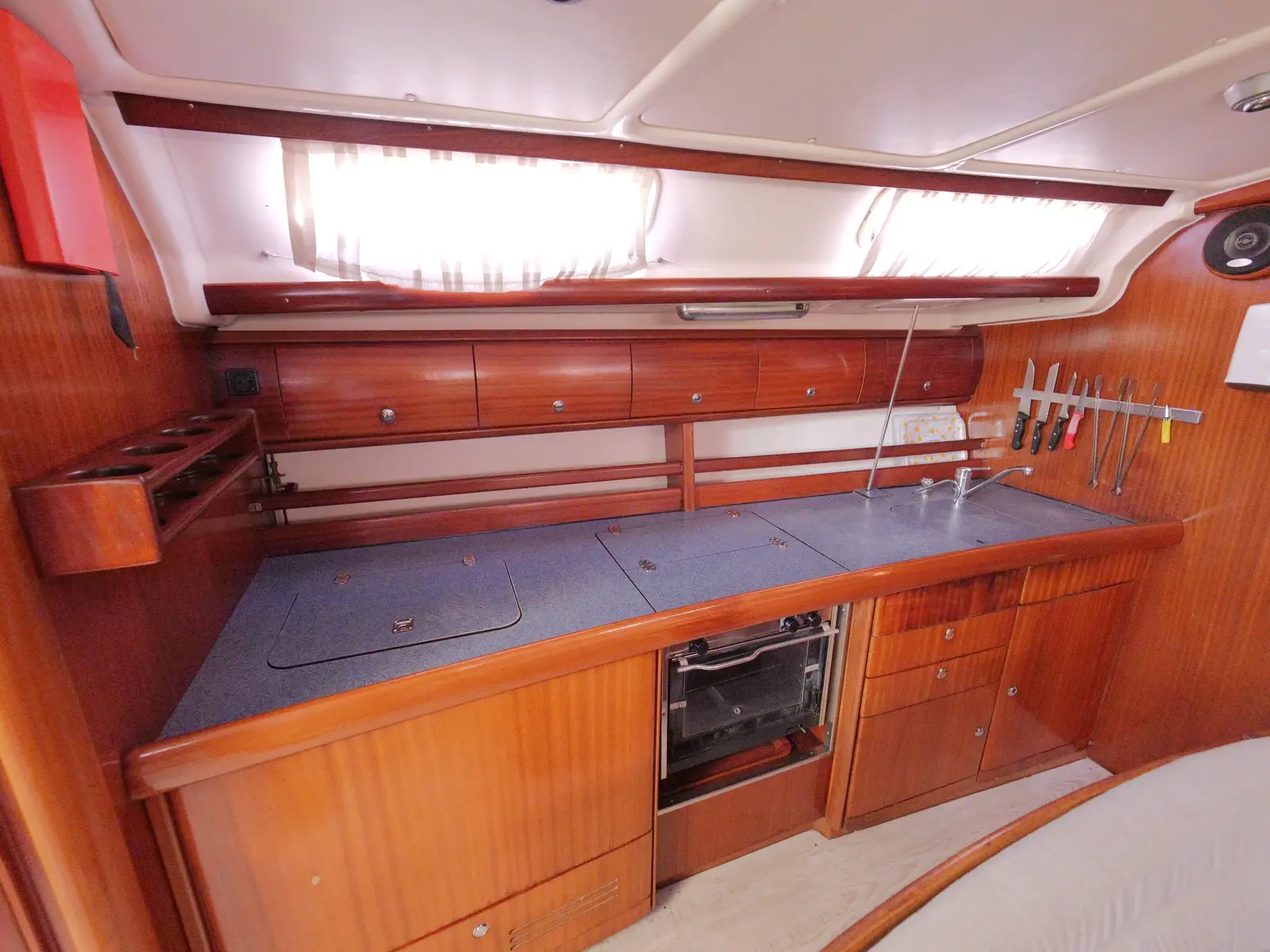 Velero, photograph 25