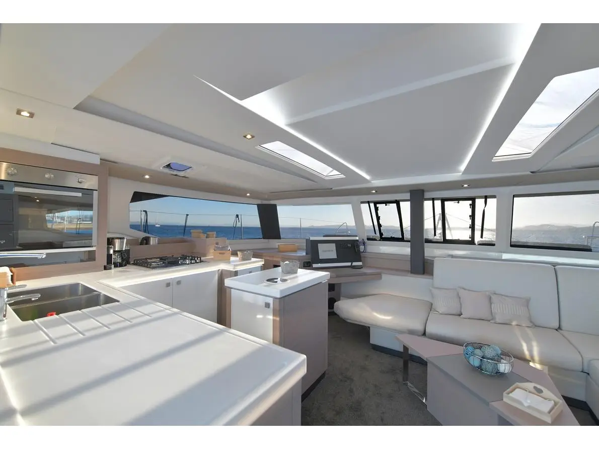 Eclipsea, Interior image