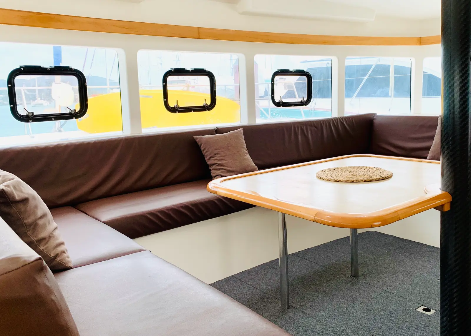 Cabin I06 (RM), Salon