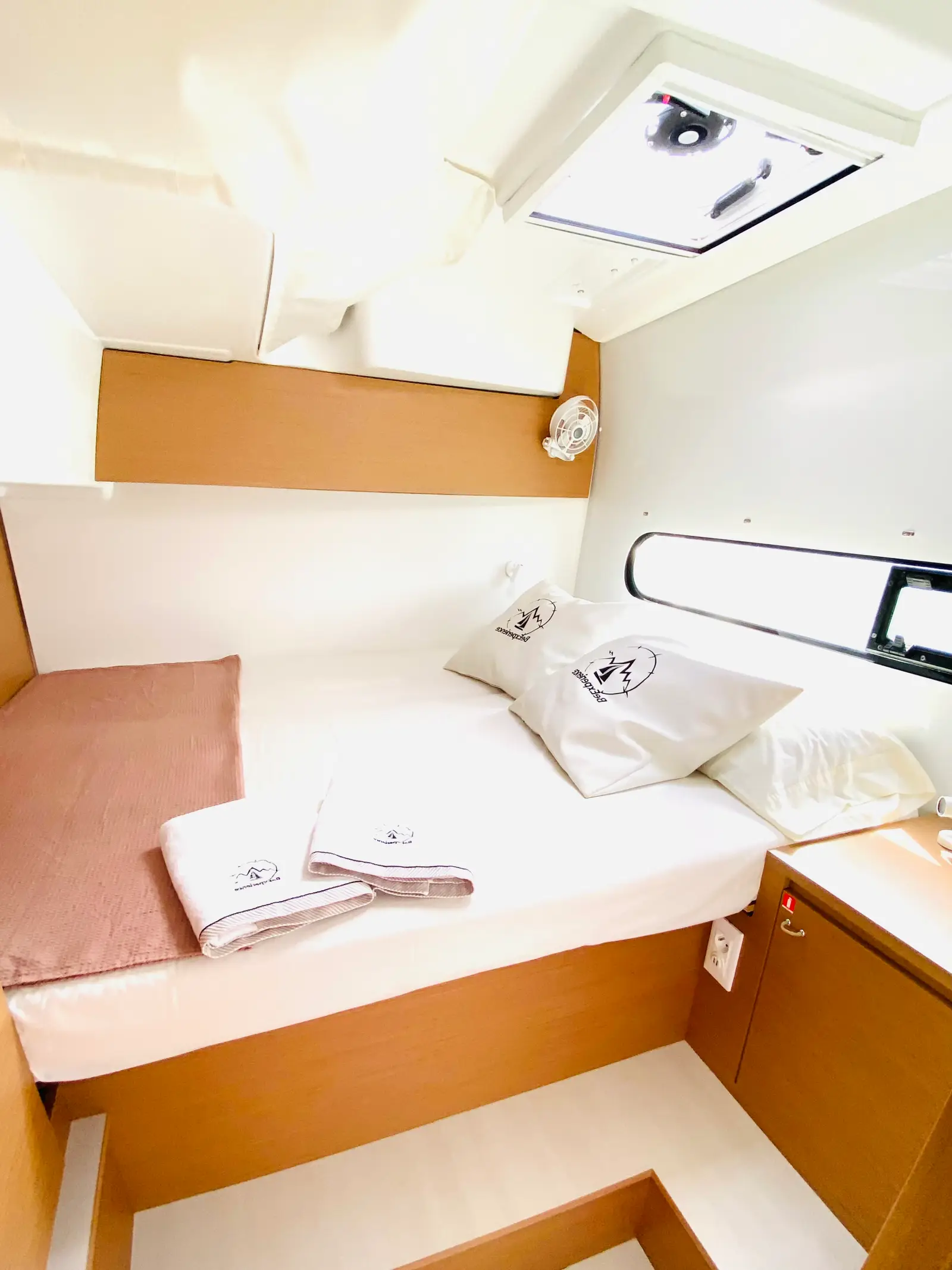 YEMAYA Denia BAREBOAT, photograph 47