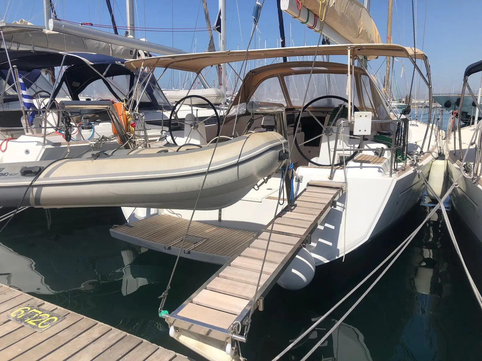 Lucky Slot - (A/C - Generator - Refit 2024), photograph 2