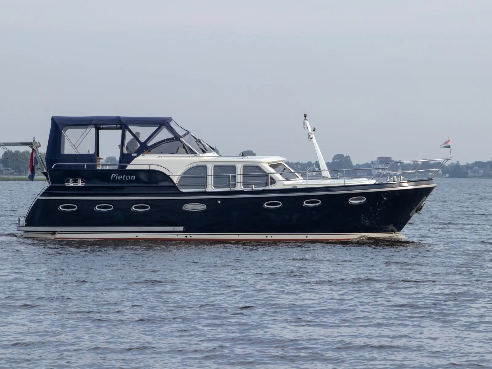 Pieton, De Drait DeLuxe 42