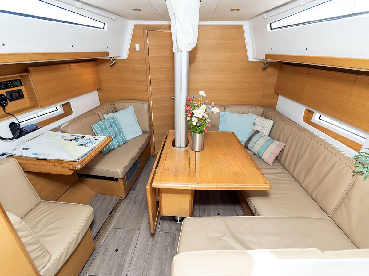 LINA 2020 (new sails 2024., air condition), Interior image