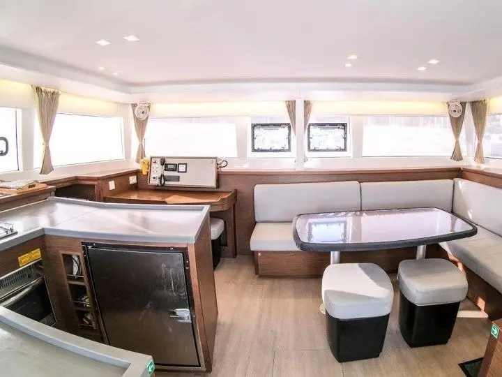 Comfort, Interior image