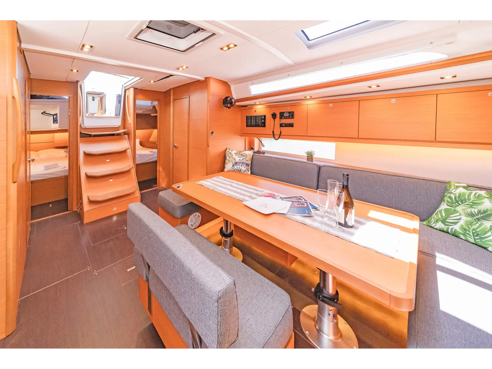 Edelweiss, Interior image