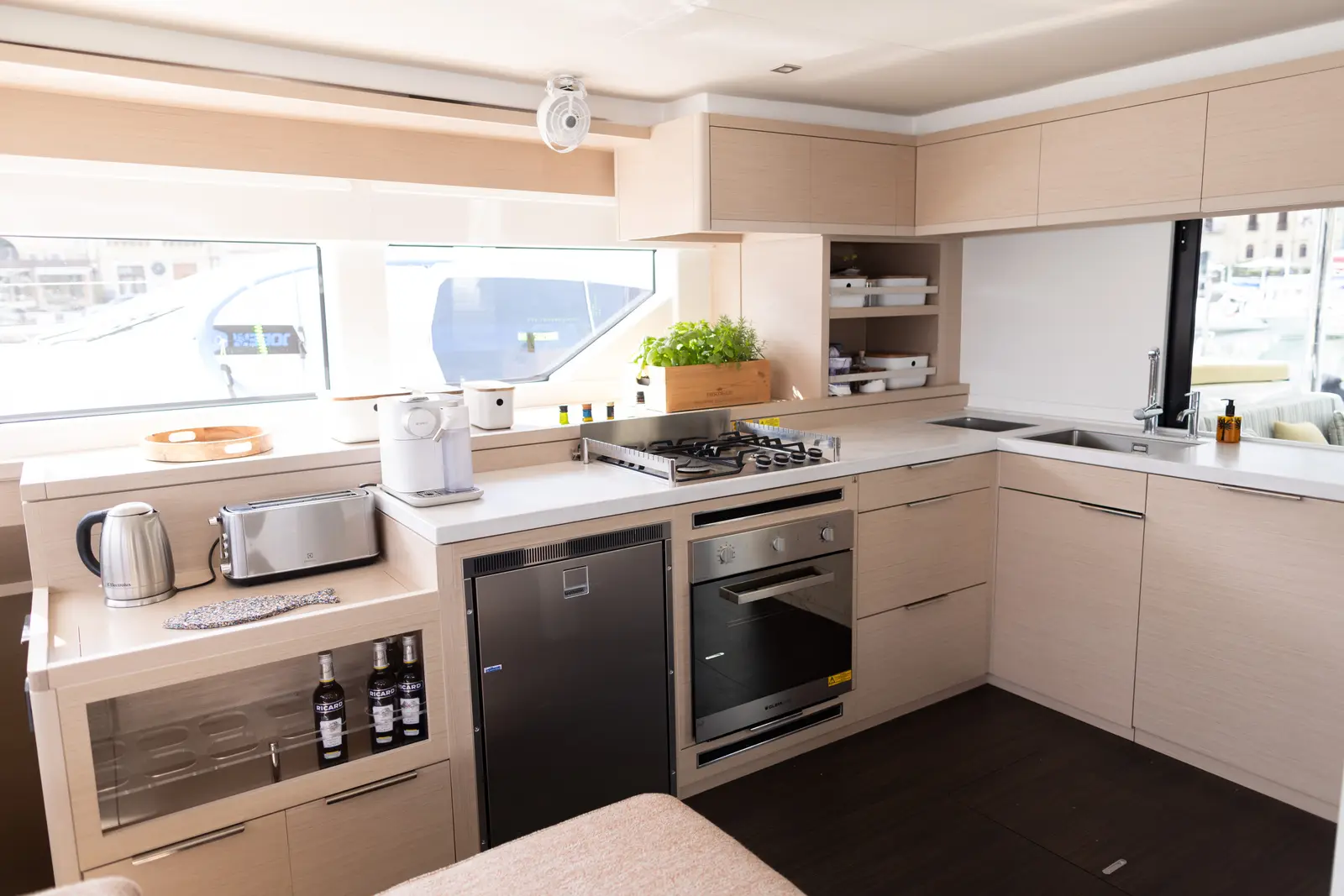 CARA, Kitchen