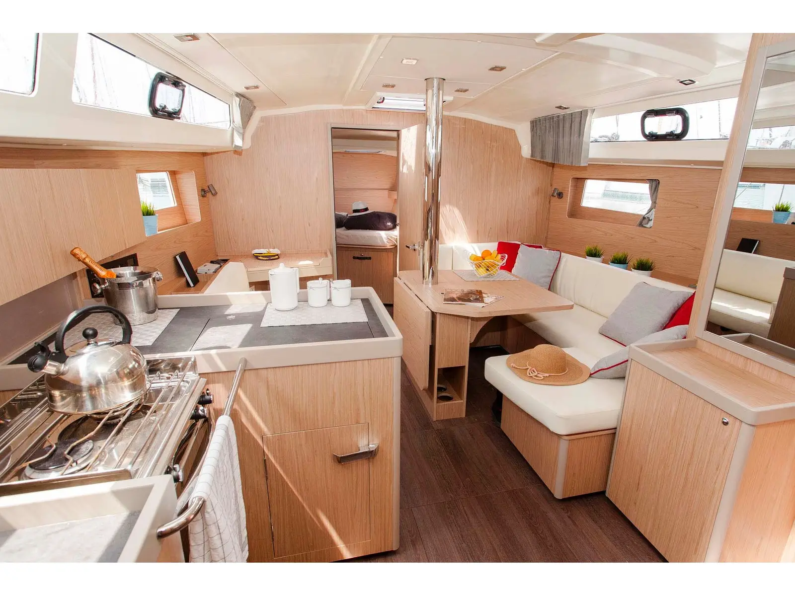 Foreigner, Interior image