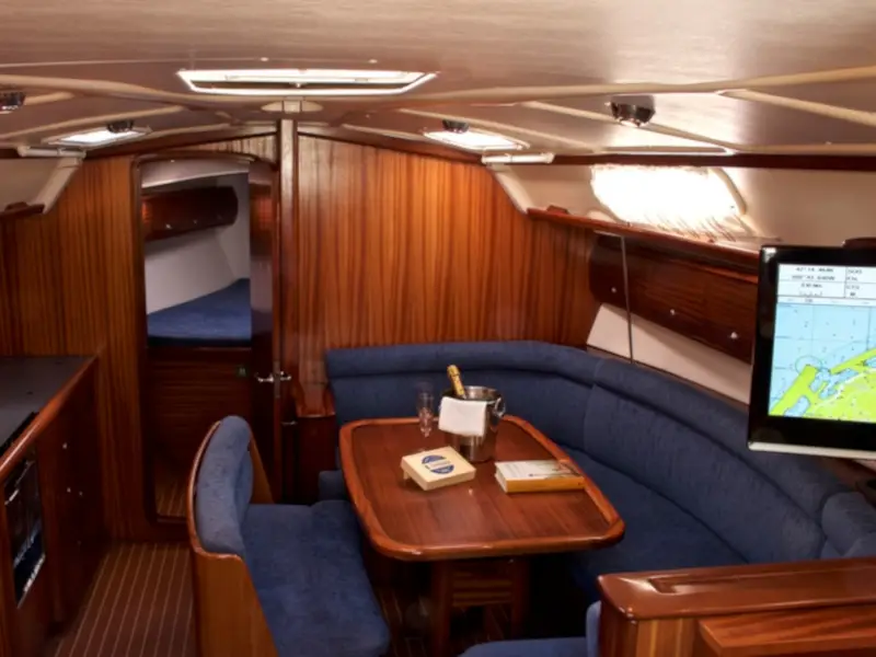 Pillabans, Interior image