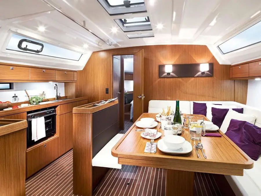 VANDA, Interior image